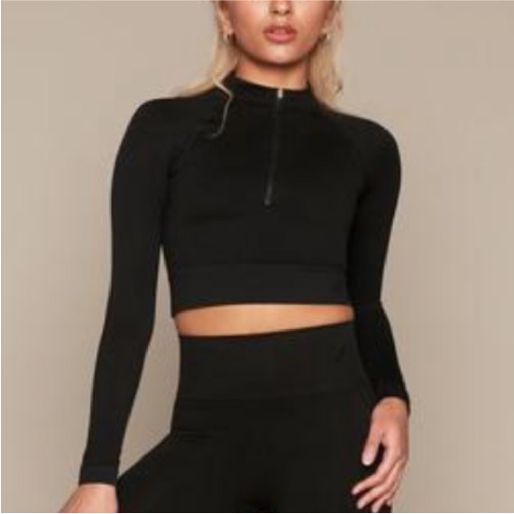 Tala Aster Crop Black